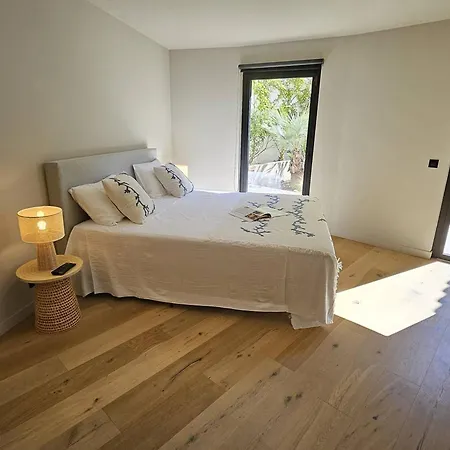 De Maitre Avec Piscine Privee Pour 14 Personnes, Climatisation Et Animaux Admis - Fr-1-768-62