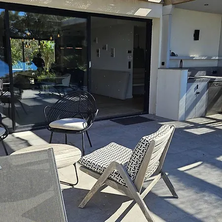 De Maitre Avec Piscine Privee Pour 14 Personnes, Climatisation Et Animaux Admis - Fr-1-768-62 Βίλα