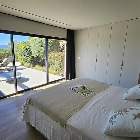 De Maitre Avec Piscine Privee Pour 14 Personnes, Climatisation Et Animaux Admis - Fr-1-768-62